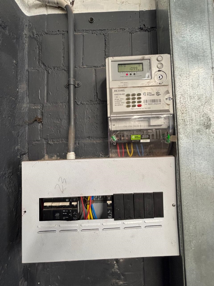 To Let commercial Property for Rent in Peerless Park Western Cape